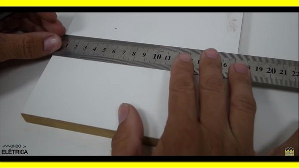 As réguas são usadas tanto para fazer medições como para traçarem traços.