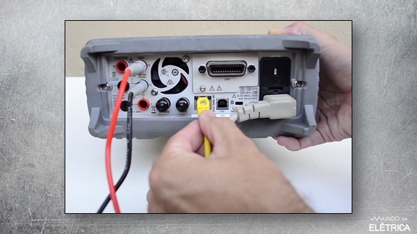 E mesmo para correntes elétricas muito pequenas na faixa de 1uA ainda é possível realizar as medidas com precisão.