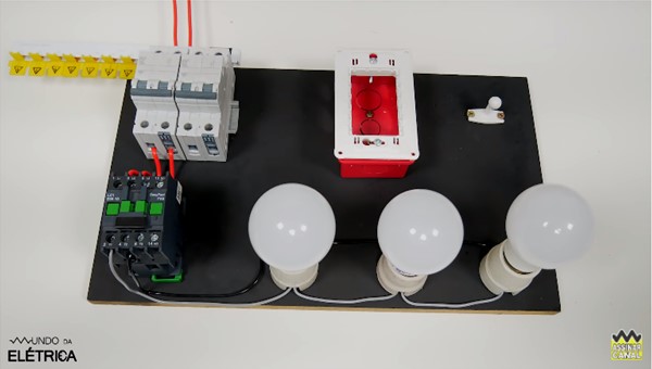 Comando para o Sensor acender várias Lâmpadas.