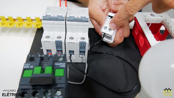 Comando para o Sensor acender várias Lâmpadas.