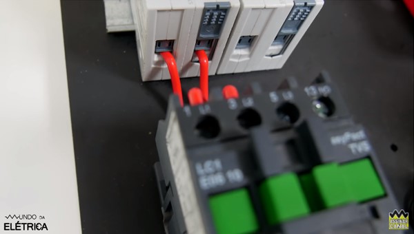 Comando para o Sensor acender várias Lâmpadas.