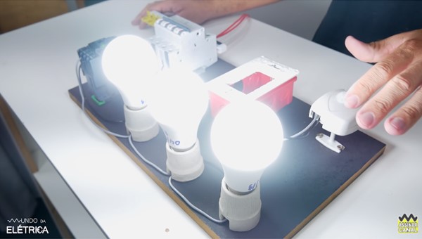 Comando para o Sensor acender várias Lâmpadas.